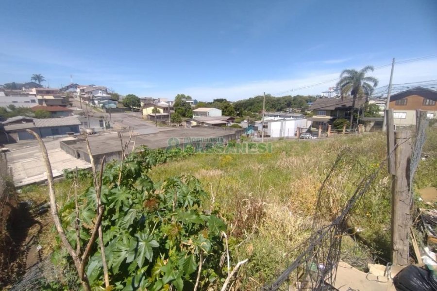 Terreno com 540m², no bairro Charqueadas em Caxias do Sul para Comprar