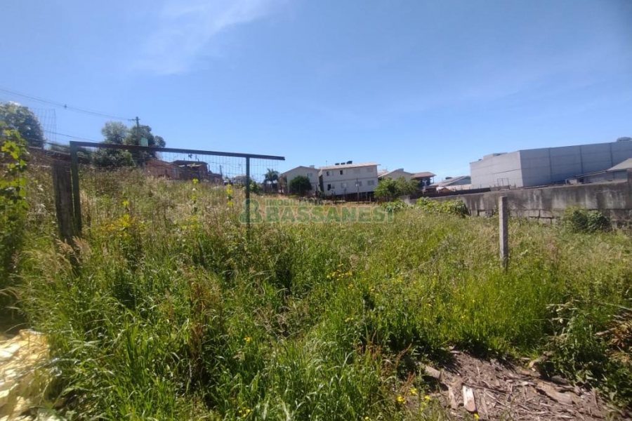 Terreno com 540m², no bairro Charqueadas em Caxias do Sul para Comprar