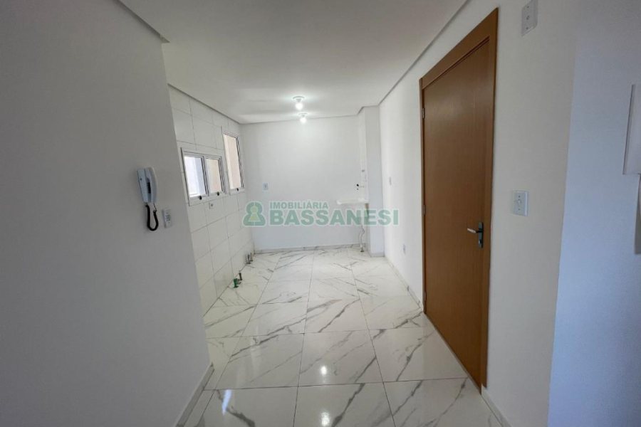 Apartamento com 65m², 2 dormitórios, 1 vaga, no bairro Lourdes em Caxias do Sul para Comprar