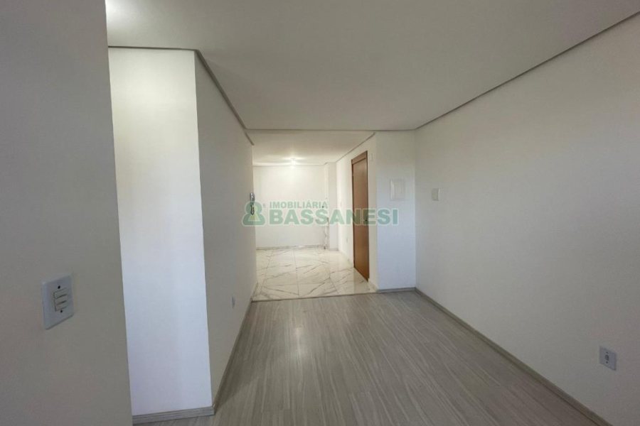 Apartamento com 65m², 2 dormitórios, 1 vaga, no bairro Lourdes em Caxias do Sul para Comprar