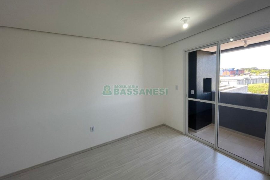 Apartamento com 65m², 2 dormitórios, 1 vaga, no bairro Lourdes em Caxias do Sul para Comprar
