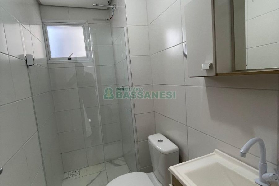 Apartamento com 65m², 2 dormitórios, 1 vaga, no bairro Lourdes em Caxias do Sul para Comprar