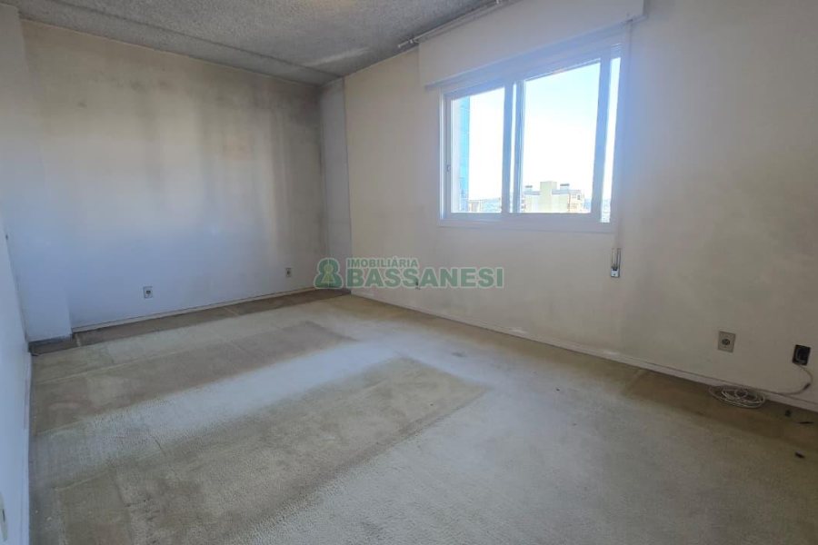 Apartamento com 150m², 4 dormitórios, 1 vaga, no bairro Centro em Caxias do Sul para Comprar