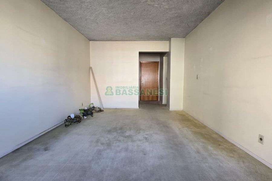 Apartamento com 150m², 4 dormitórios, 1 vaga, no bairro Centro em Caxias do Sul para Comprar