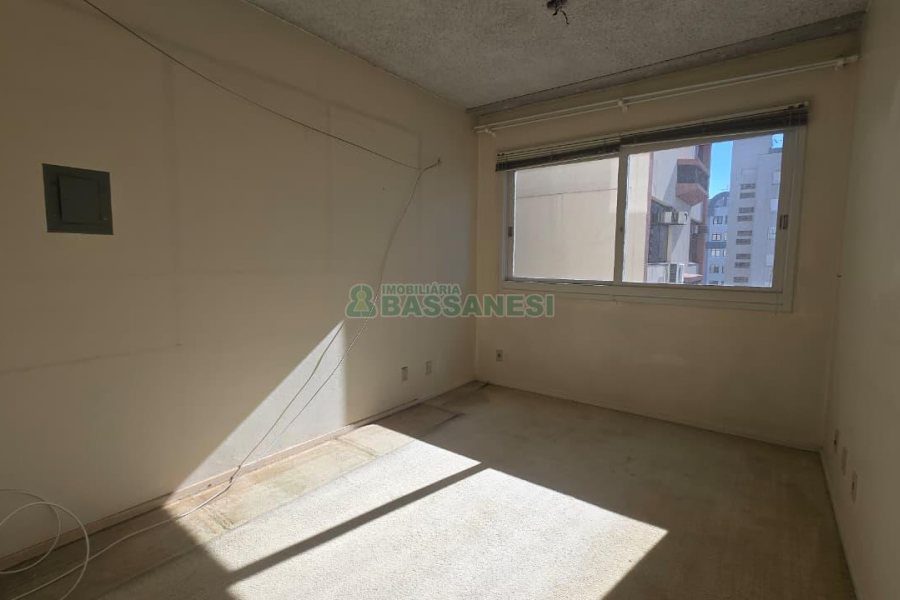 Apartamento com 150m², 4 dormitórios, 1 vaga, no bairro Centro em Caxias do Sul para Comprar