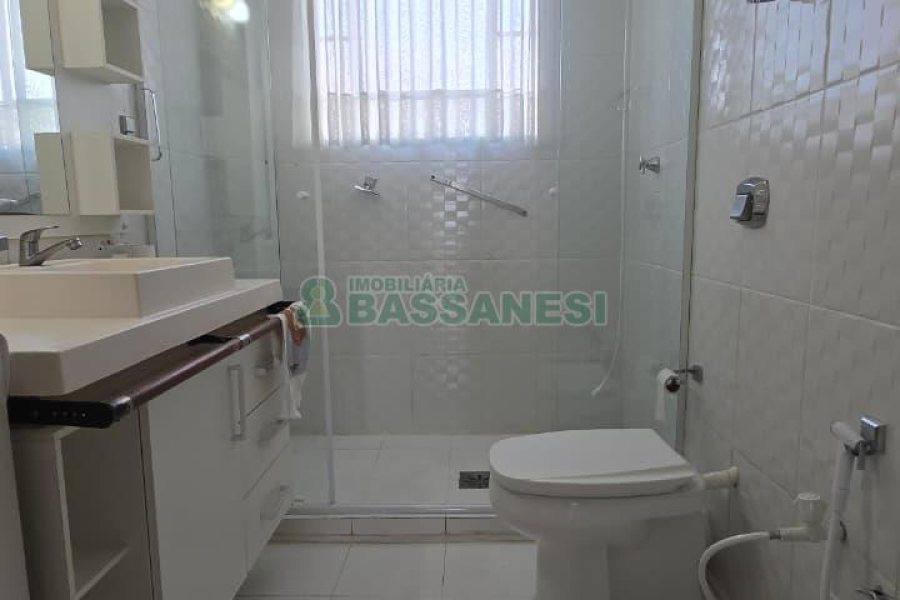 Apartamento com 150m², 4 dormitórios, 1 vaga, no bairro Centro em Caxias do Sul para Comprar