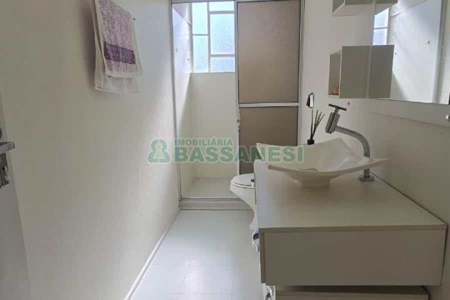 Apartamento com 150m², 4 dormitórios, 1 vaga, no bairro Centro em Caxias do Sul para Comprar