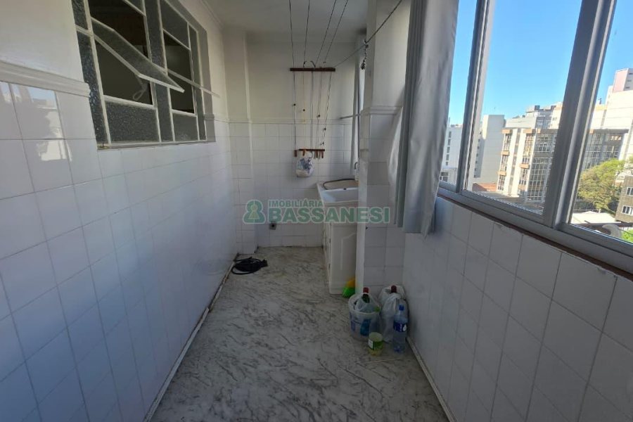 Apartamento com 150m², 4 dormitórios, 1 vaga, no bairro Centro em Caxias do Sul para Comprar
