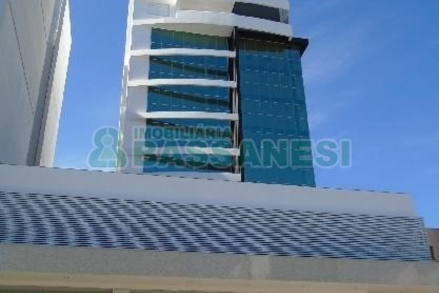 Sala com 32m², 1 vaga, no bairro Lourdes em Caxias do Sul para Alugar