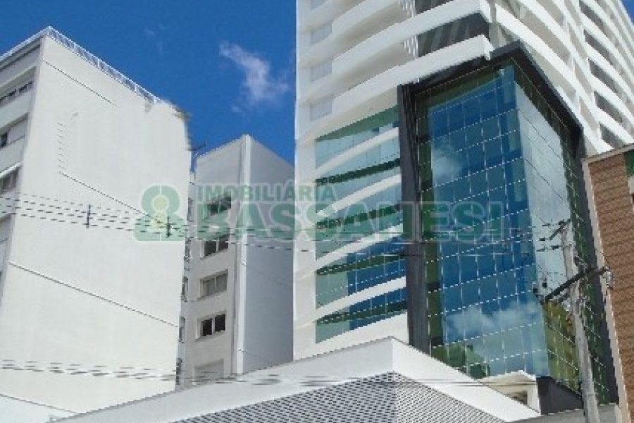 Sala com 32m², 1 vaga, no bairro Lourdes em Caxias do Sul para Alugar