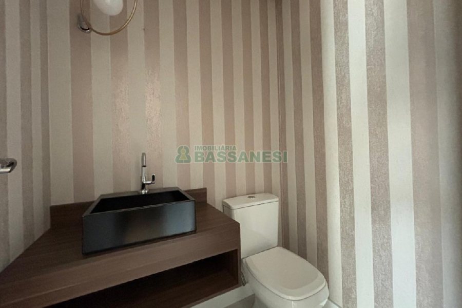 Sala com 32m², 1 vaga, no bairro Lourdes em Caxias do Sul para Alugar