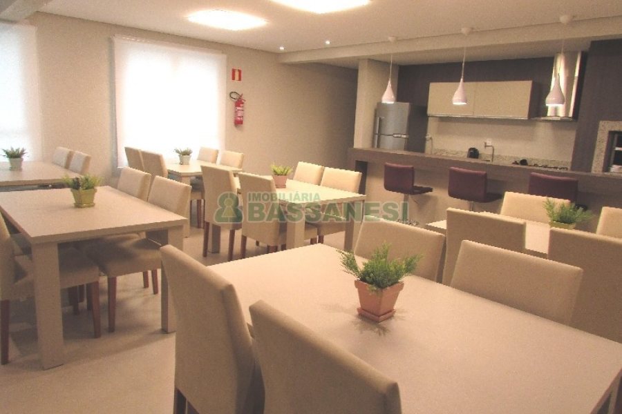 Sala com 32m², 1 vaga, no bairro Lourdes em Caxias do Sul para Alugar