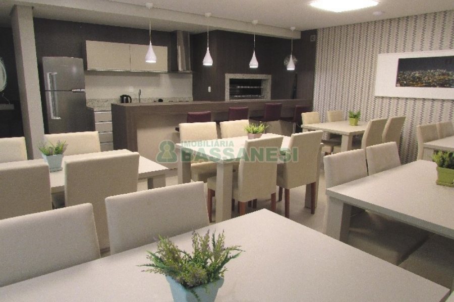 Sala com 32m², 1 vaga, no bairro Lourdes em Caxias do Sul para Alugar