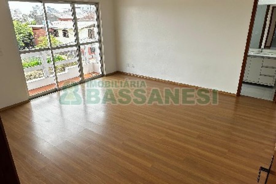 Apartamento com 190m², 3 dormitórios, 2 vagas, no bairro Cruzeiro em Caxias do Sul para Alugar