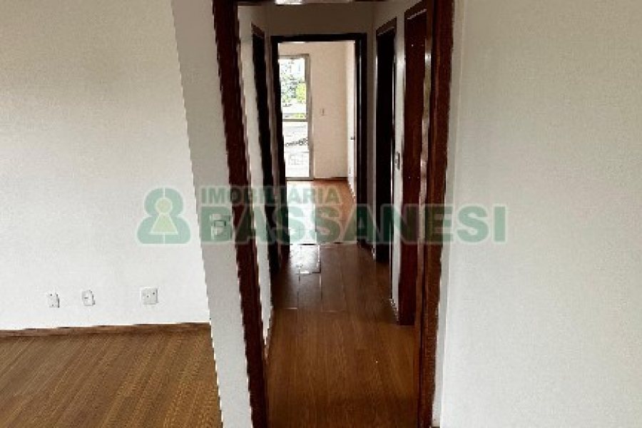 Apartamento com 190m², 3 dormitórios, 2 vagas, no bairro Cruzeiro em Caxias do Sul para Alugar