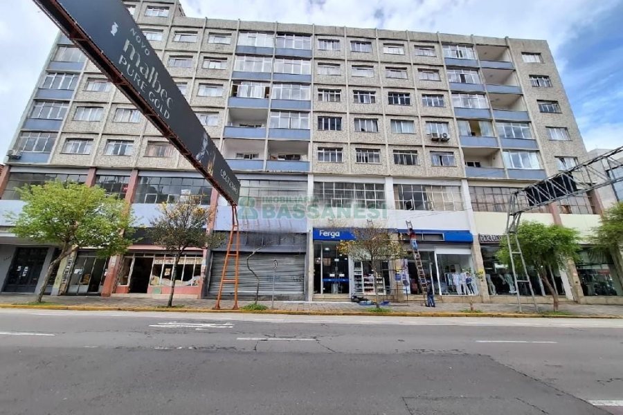Loja com 130m², no bairro São Pelegrino em Caxias do Sul para Alugar