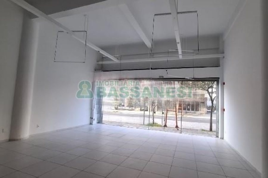 Loja com 130m², no bairro São Pelegrino em Caxias do Sul para Alugar