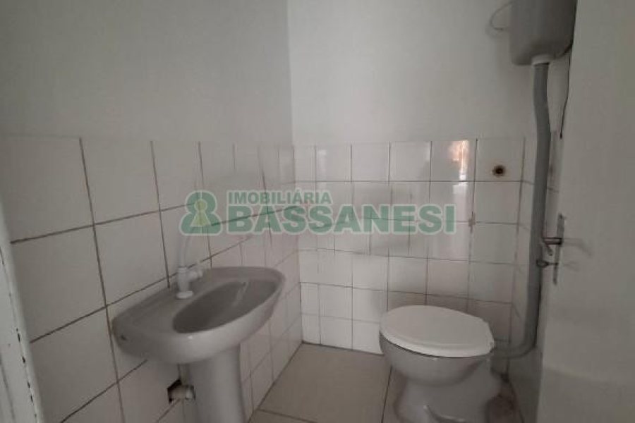 Loja com 130m², no bairro São Pelegrino em Caxias do Sul para Alugar