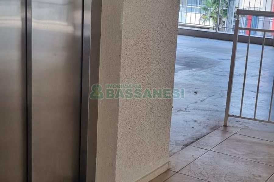 Apartamento com 48m², 2 dormitórios, 1 vaga, no bairro Nossa Senhora da Saúde em Caxias do Sul para Comprar