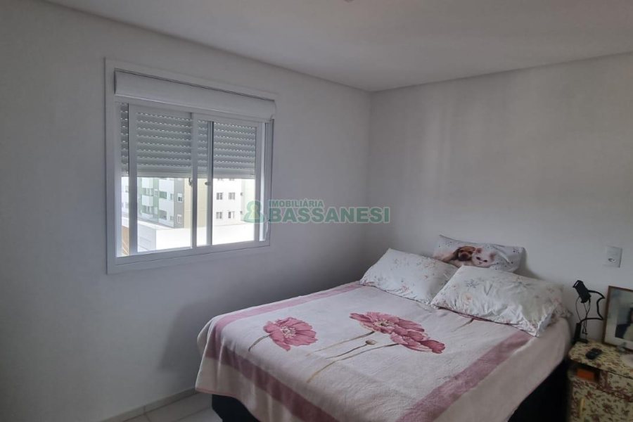 Apartamento com 48m², 2 dormitórios, 1 vaga, no bairro Nossa Senhora da Saúde em Caxias do Sul para Comprar