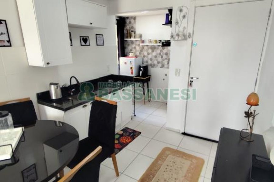 Apartamento com 48m², 2 dormitórios, 1 vaga, no bairro Vinhedos em Caxias do Sul para Alugar ou Comprar
