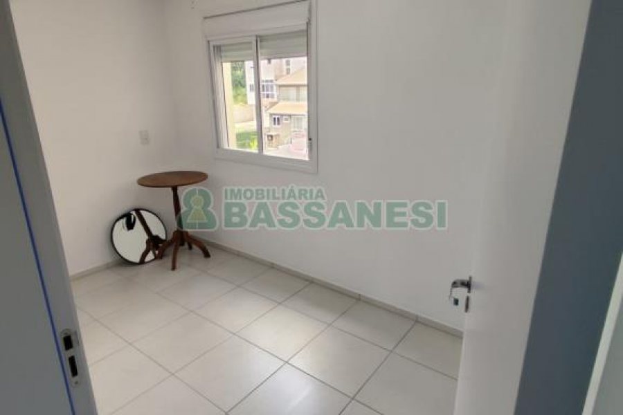 Apartamento com 48m², 2 dormitórios, 1 vaga, no bairro Vinhedos em Caxias do Sul para Alugar ou Comprar