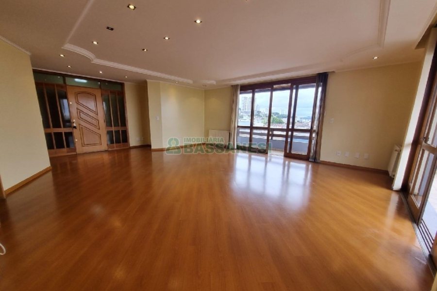 Apartamento com 307m², 4 dormitórios, 3 vagas, no bairro Cristo Redentor em Caxias do Sul para Alugar