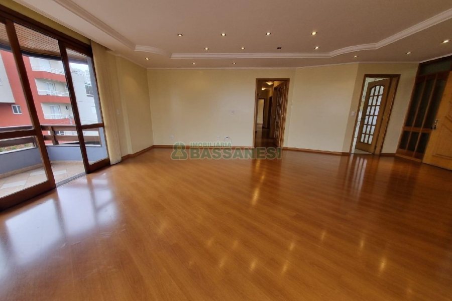 Apartamento com 307m², 4 dormitórios, 3 vagas, no bairro Cristo Redentor em Caxias do Sul para Alugar