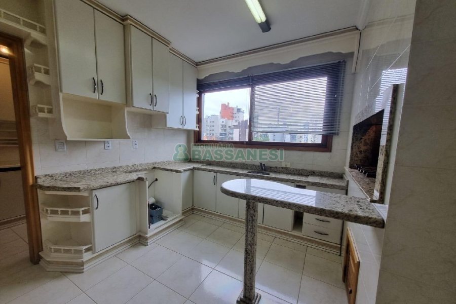 Apartamento com 307m², 4 dormitórios, 3 vagas, no bairro Cristo Redentor em Caxias do Sul para Alugar