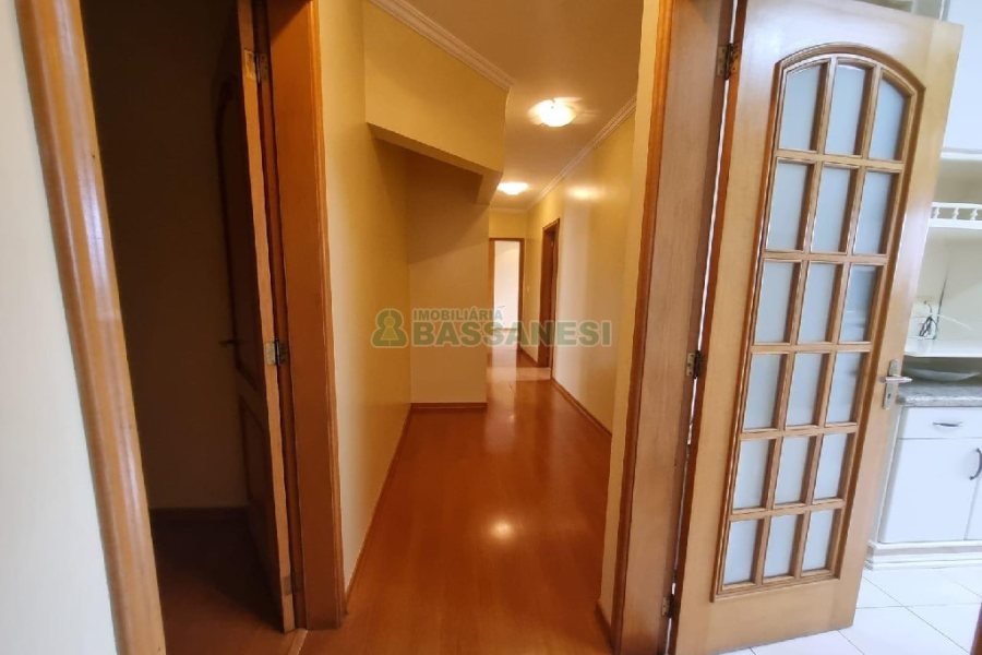 Apartamento com 307m², 4 dormitórios, 3 vagas, no bairro Cristo Redentor em Caxias do Sul para Alugar