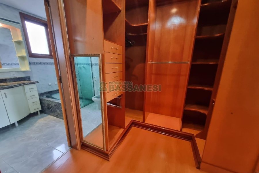 Apartamento com 307m², 4 dormitórios, 3 vagas, no bairro Cristo Redentor em Caxias do Sul para Alugar
