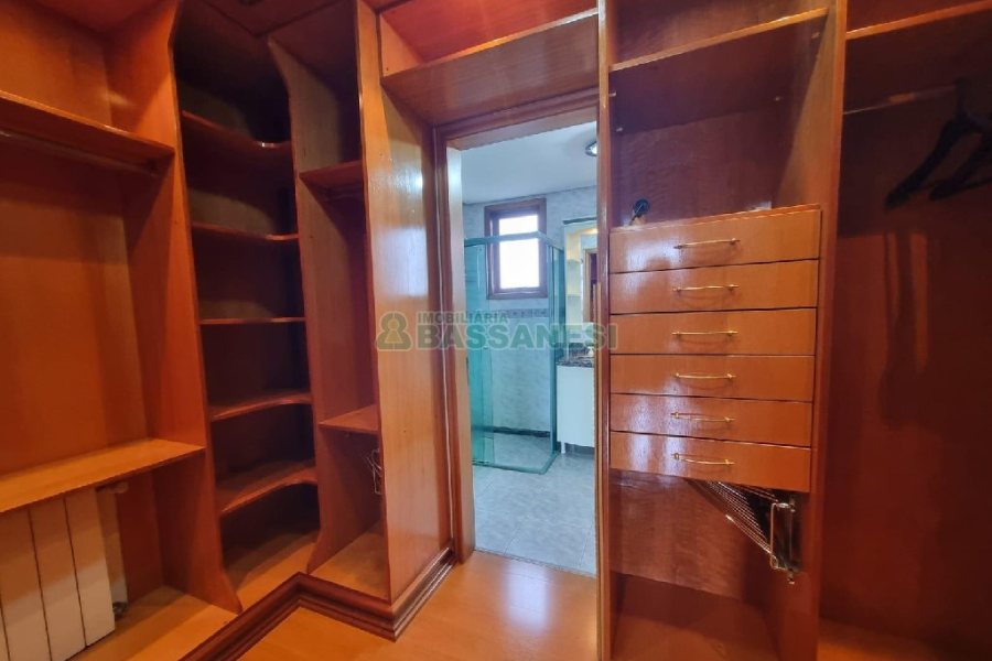 Apartamento com 307m², 4 dormitórios, 3 vagas, no bairro Cristo Redentor em Caxias do Sul para Alugar