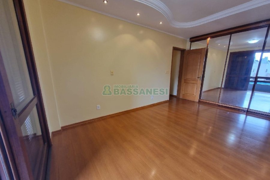 Apartamento com 307m², 4 dormitórios, 3 vagas, no bairro Cristo Redentor em Caxias do Sul para Alugar