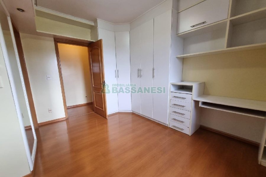 Apartamento com 307m², 4 dormitórios, 3 vagas, no bairro Cristo Redentor em Caxias do Sul para Alugar