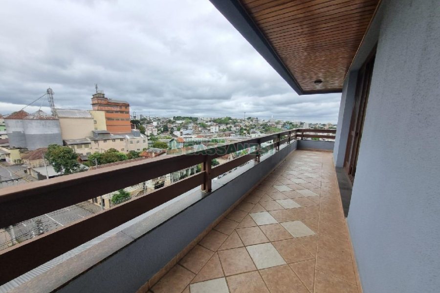 Apartamento com 307m², 4 dormitórios, 3 vagas, no bairro Cristo Redentor em Caxias do Sul para Alugar