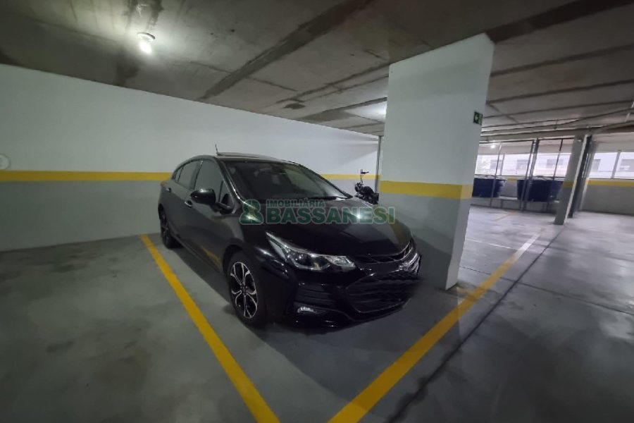 Apto Mobiliado com 35m², 1 dormitório, 1 vaga, no bairro Lourdes em Caxias do Sul para Alugar