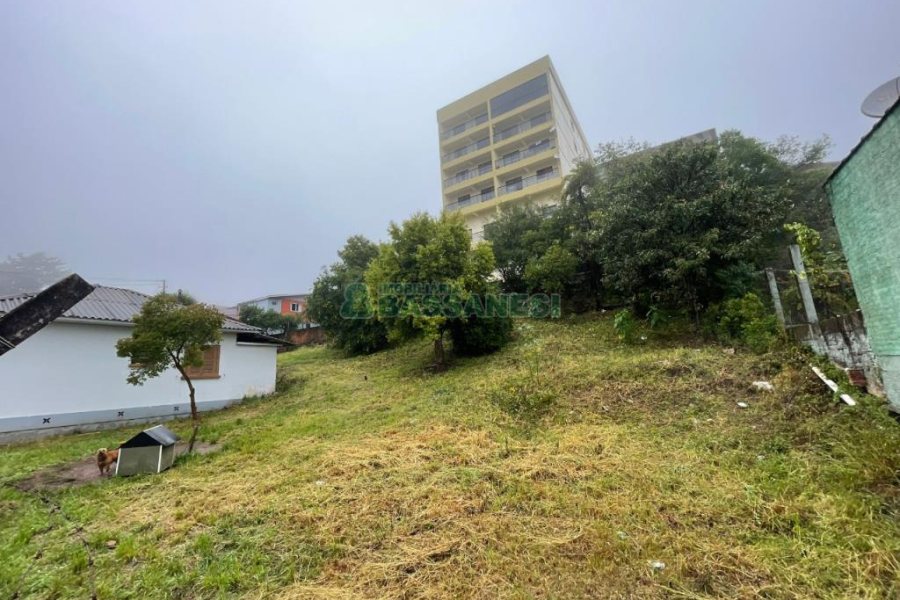 Terreno, no bairro Planalto em Caxias do Sul para Comprar
