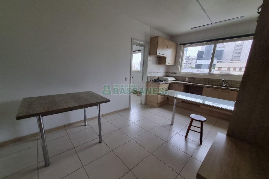 Apartamento com 127m², 3 dormitórios, 2 vagas, no bairro Centro em Caxias do Sul para Alugar