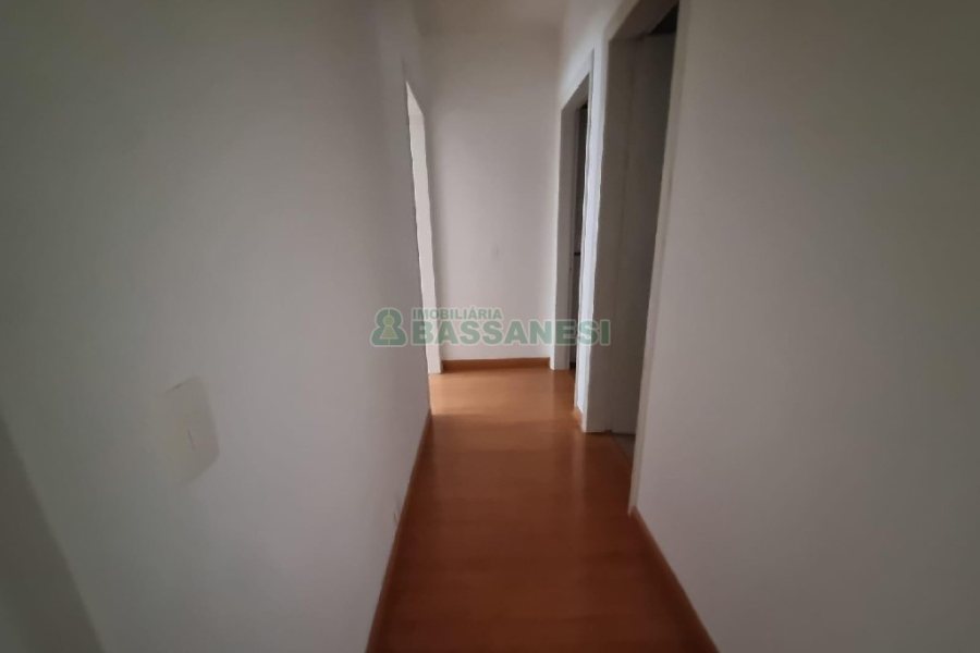 Apartamento com 127m², 3 dormitórios, 2 vagas, no bairro Centro em Caxias do Sul para Alugar