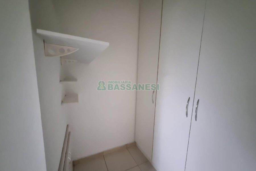 Apartamento com 127m², 3 dormitórios, 2 vagas, no bairro Centro em Caxias do Sul para Alugar