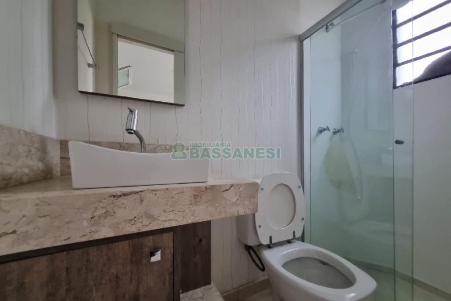 Apartamento com 127m², 3 dormitórios, 2 vagas, no bairro Centro em Caxias do Sul para Alugar