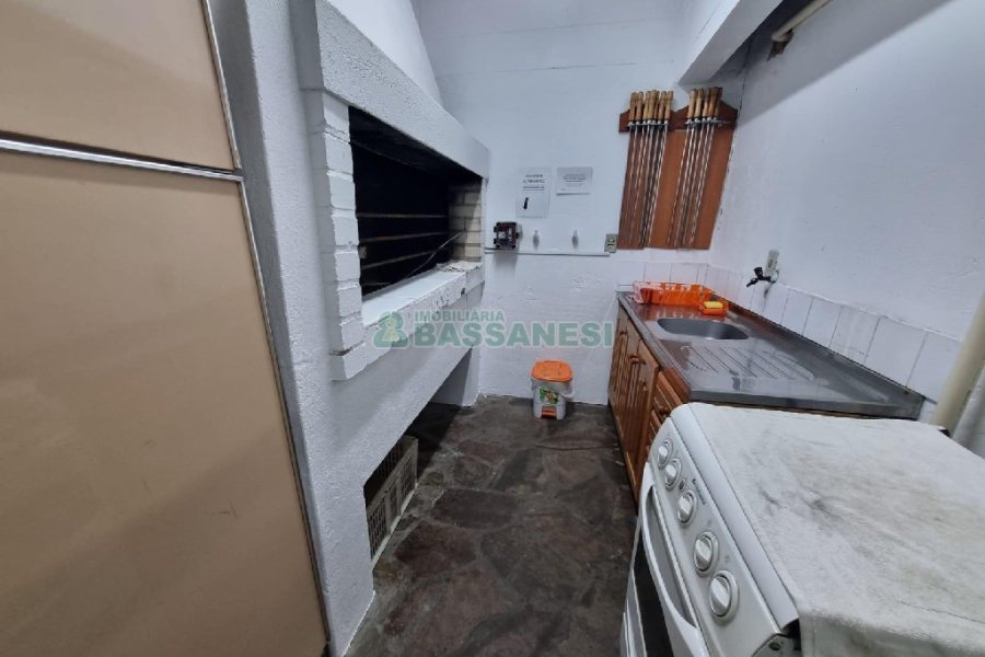 Apartamento com 127m², 3 dormitórios, 2 vagas, no bairro Centro em Caxias do Sul para Alugar