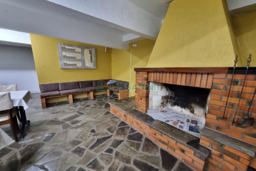 Apartamento com 127m², 3 dormitórios, 2 vagas, no bairro Centro em Caxias do Sul para Alugar