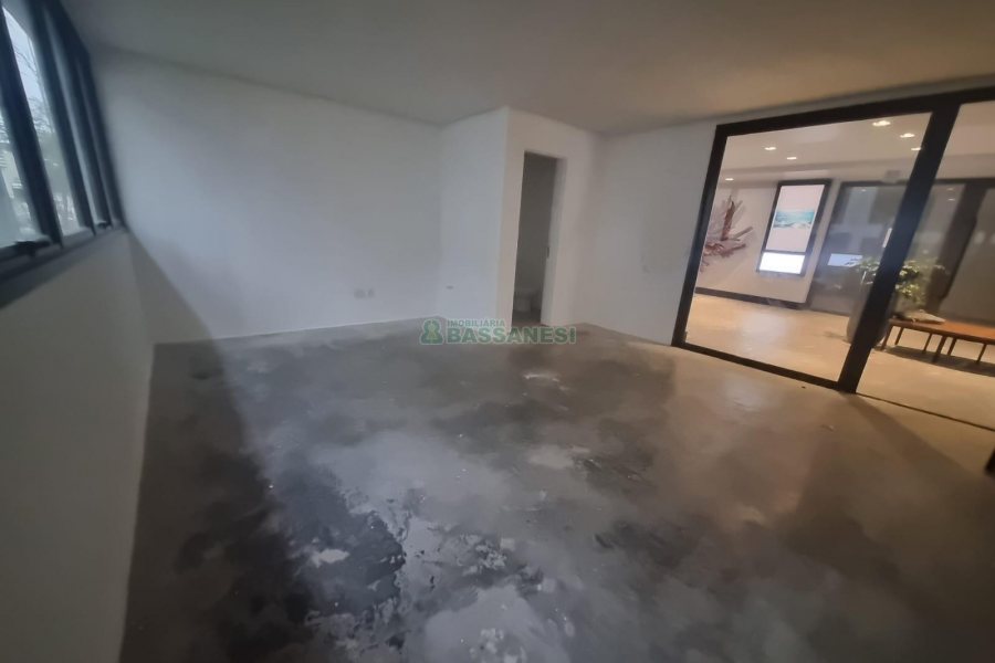 Loja com 35m², no bairro Exposição em Caxias do Sul para Alugar