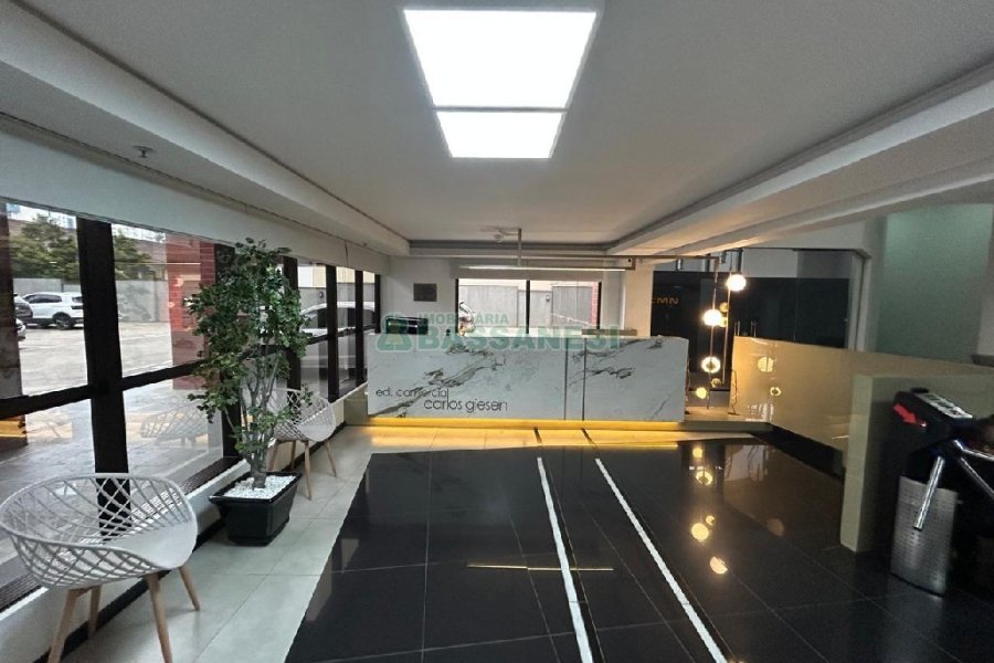 Sala Mobiliada com 160m², 5 vagas, no bairro Exposição em Caxias do Sul para Alugar