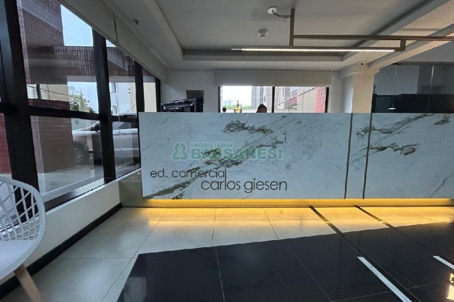 Sala Mobiliada com 160m², 5 vagas, no bairro Exposição em Caxias do Sul para Alugar