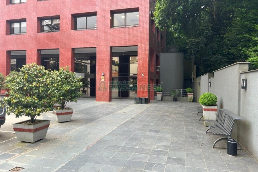 Sala Mobiliada com 160m², 5 vagas, no bairro Exposição em Caxias do Sul para Alugar