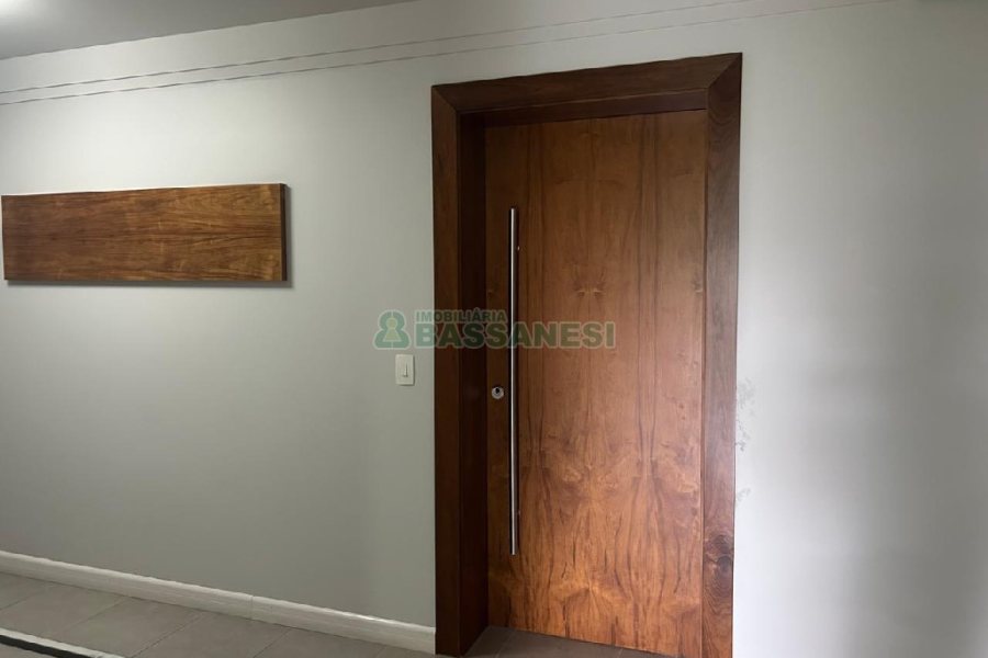 Sala Mobiliada com 160m², 5 vagas, no bairro Exposição em Caxias do Sul para Alugar