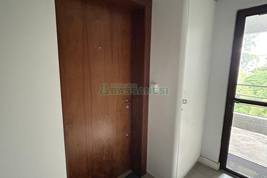 Sala Mobiliada com 160m², 5 vagas, no bairro Exposição em Caxias do Sul para Alugar