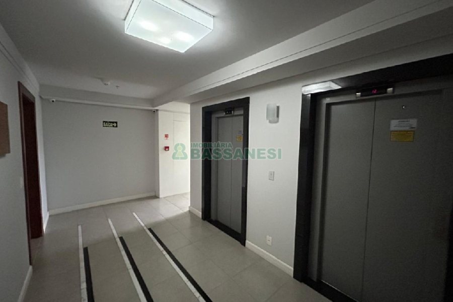 Sala Mobiliada com 160m², 5 vagas, no bairro Exposição em Caxias do Sul para Alugar